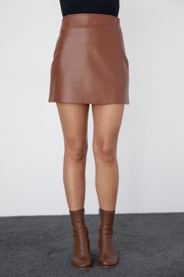 Мини юбка из экокожи - 39004 коричневая