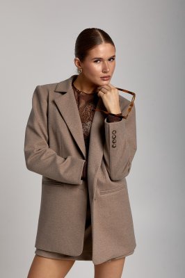 Жіночий приталений піджак кольору капучино 576.2