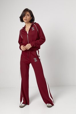 Спортивный костюм с мишкой из термостразов 6081 бордо