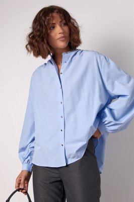 Жіноча сорочка з об'ємними рукавами на гудзиках-сердечках - 70520 блакитна