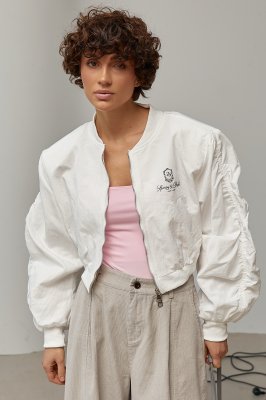 Женская ветровка-бомбер с объемными рукавами 9075 белый