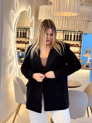 Чорний піджак №1 прямого силуету